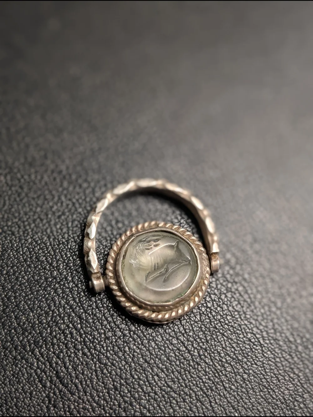 Sterling Silver Motif Round Ring - Silver
